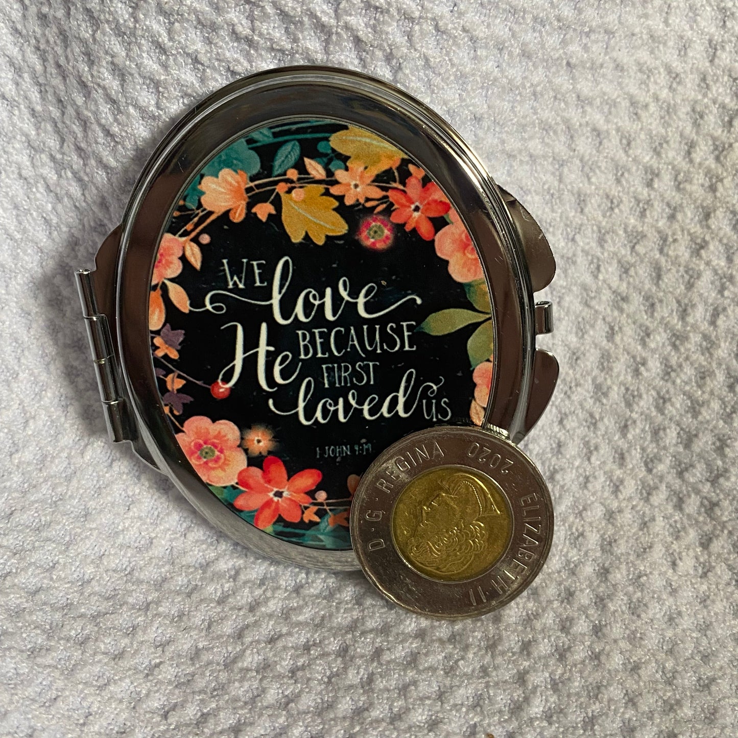 We Love Oval Compact Mirror
