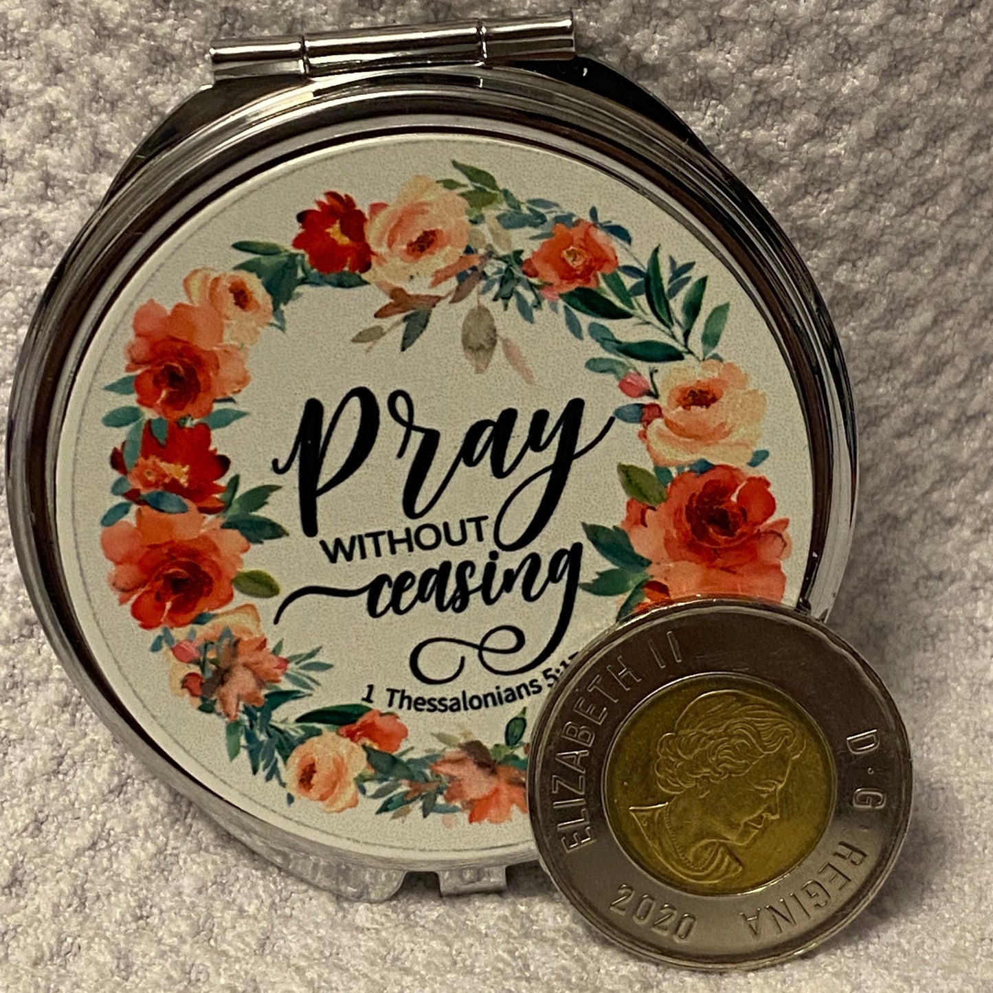Pray Without Ceasing Round Compact