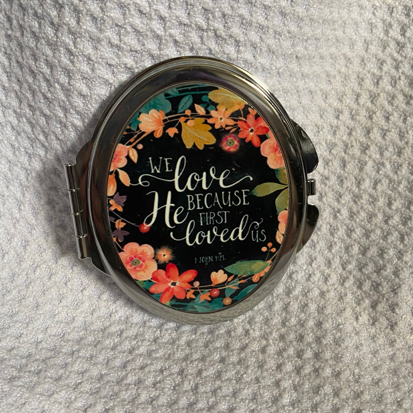 We Love Oval Compact Mirror