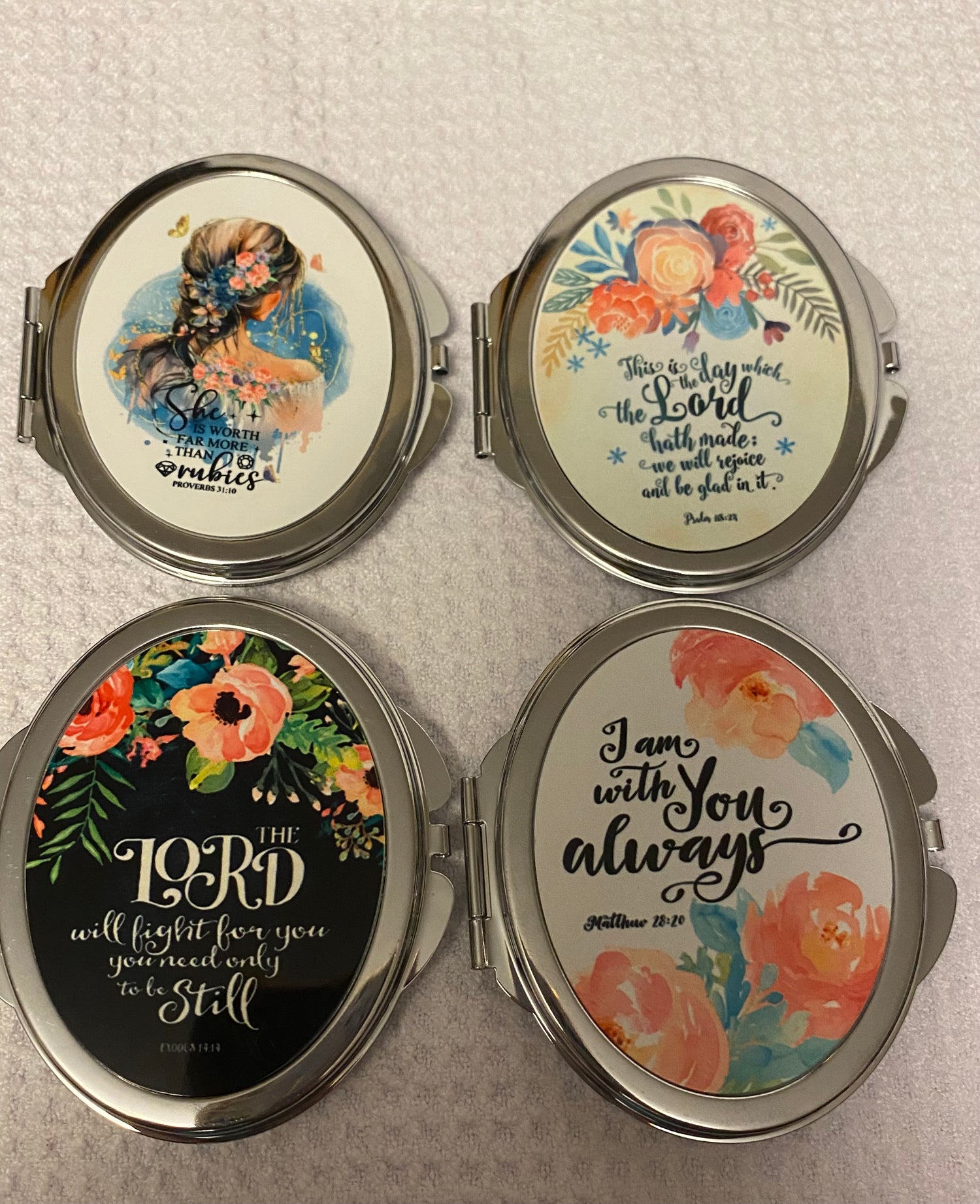 OVAL COMPACT MIRRORS