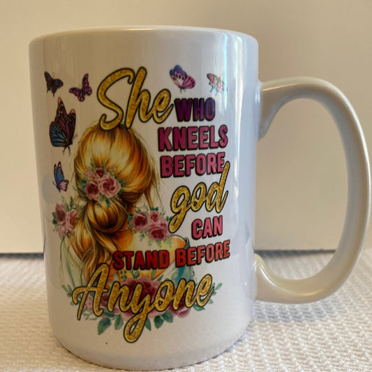 She who kneels before God – pink/green-Ceramic Mug